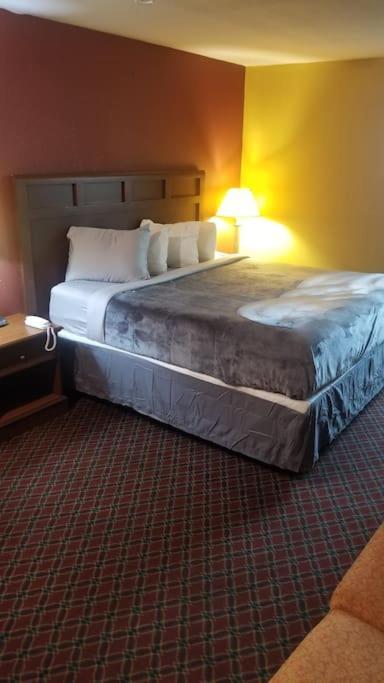 Hotel 2 Queen Beds Hotel Room 212 Booking Stillwater Buitenkant foto