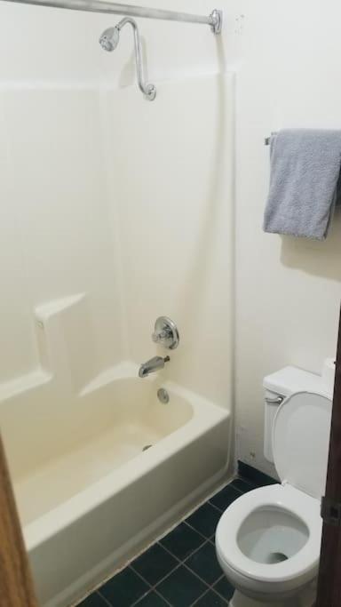Hotel 2 Queen Beds Hotel Room 212 Booking Stillwater Buitenkant foto